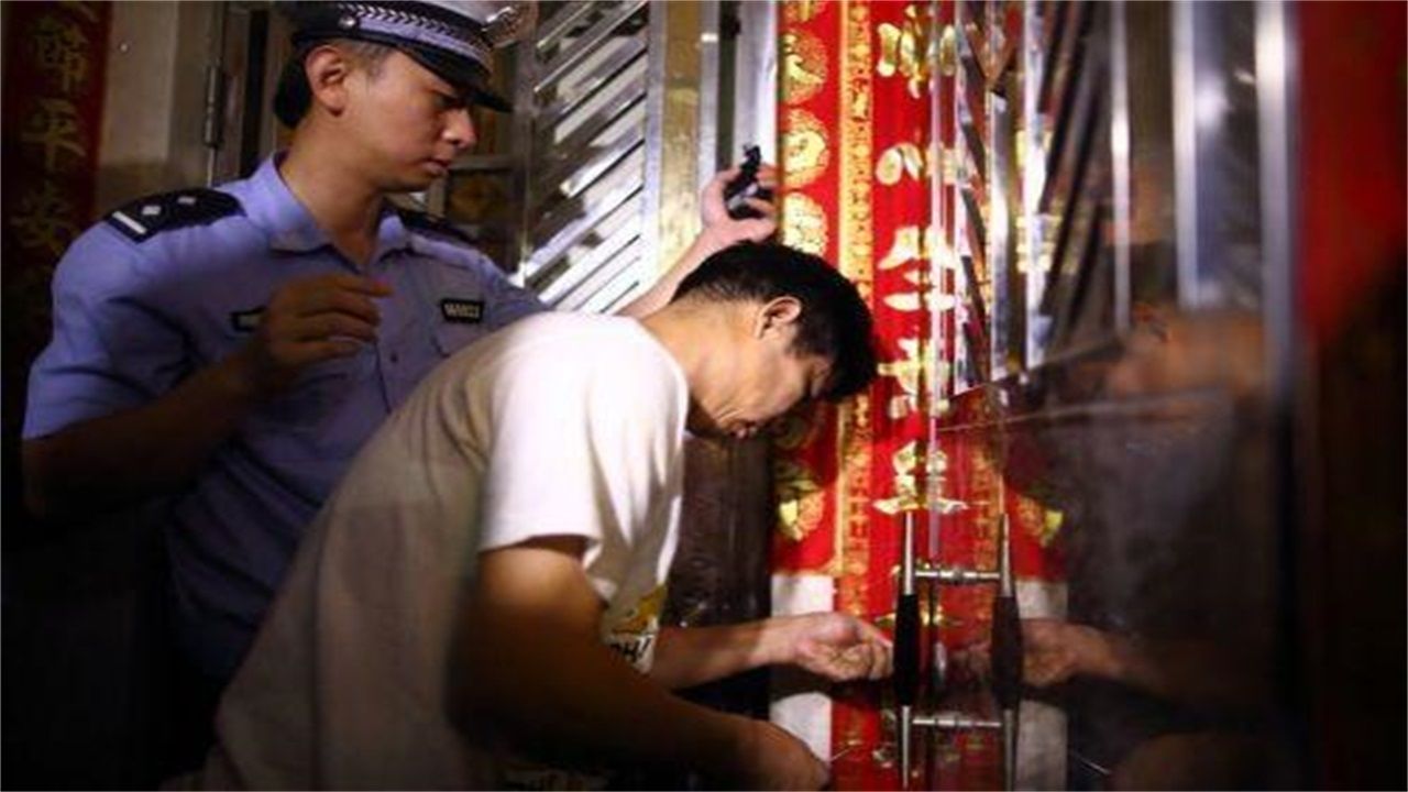 仙桃请开锁师傅开了锁后，师傅